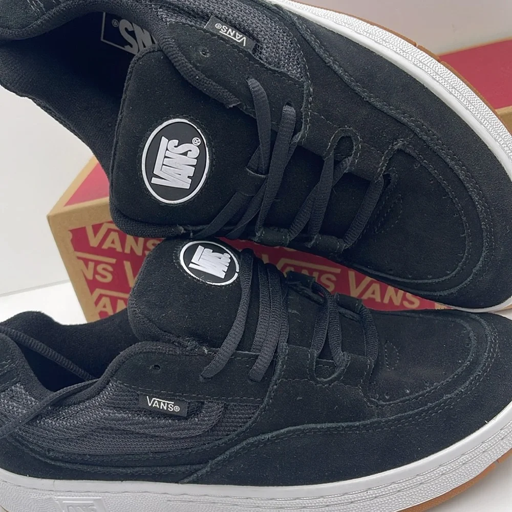 Vans Men’s Speed Ls Black/True White
VN000CTNBP6 Sneakers - Picture 13 of 16